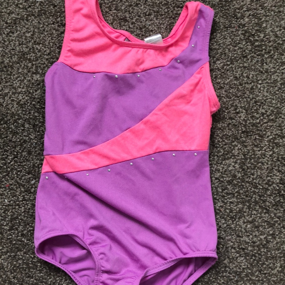 Little kid gymnastics Leo